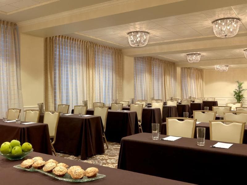 Hotel Blackhawk, Autograph Collection 4