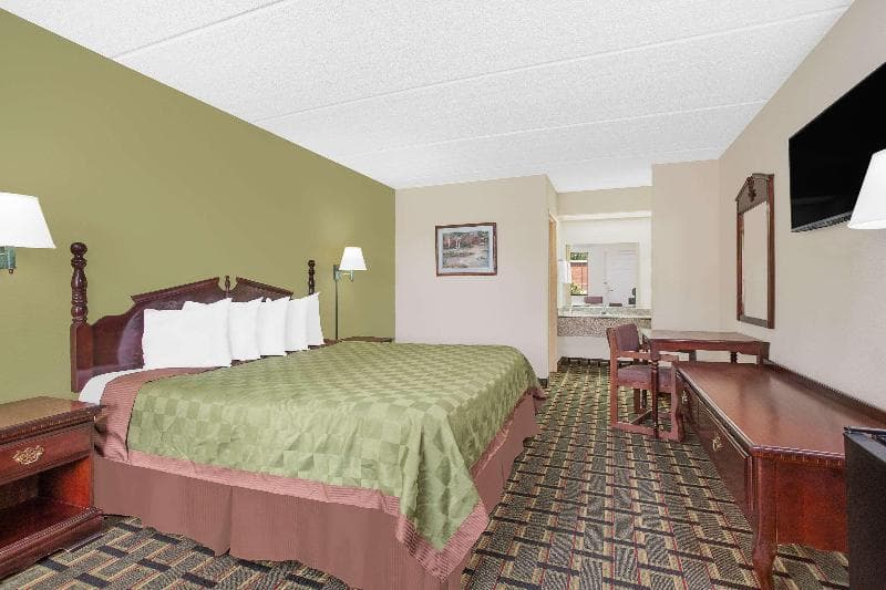 Days Inn By Wyndham Eufaula photo 1