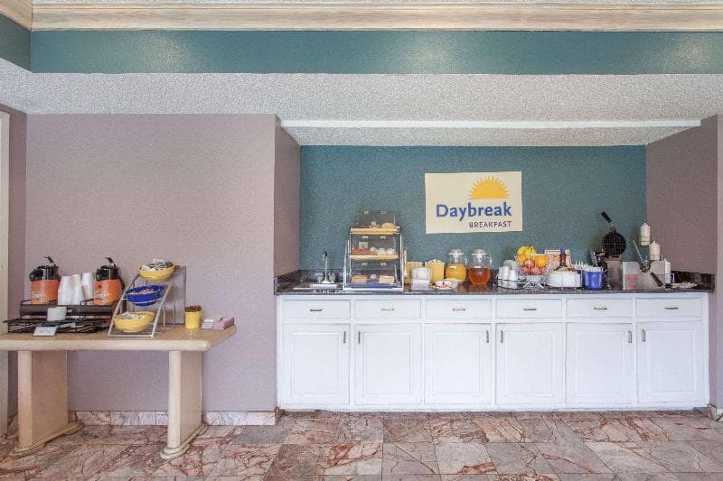 Days Inn by Wyndham Decatur Priceville I-65 Exit 334 3