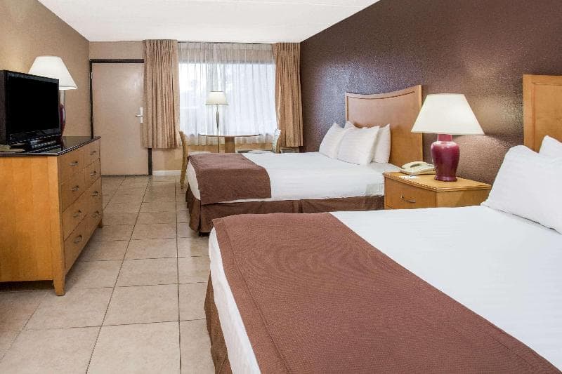 Travelodge By Wyndham Deltona 4