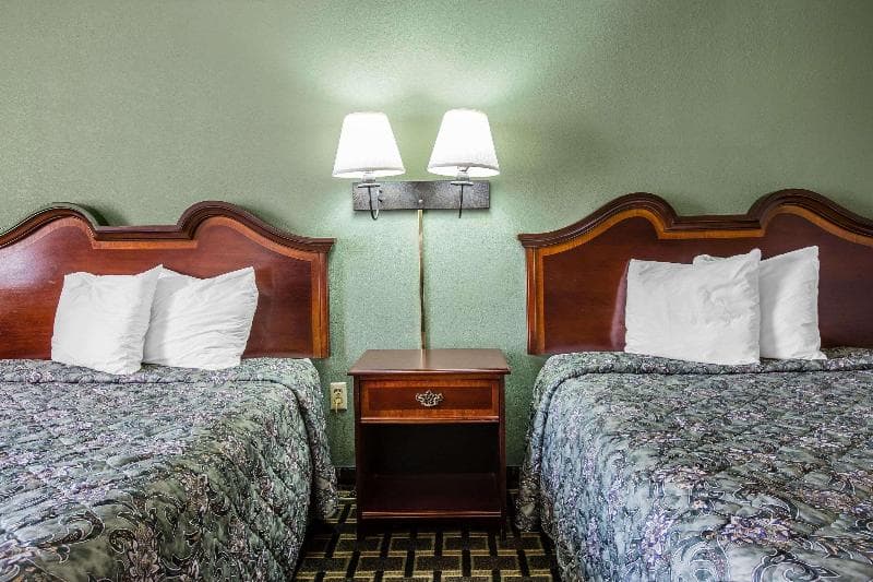 Rodeway Inn 2