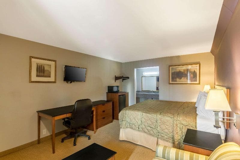 Rodeway Inn Arlington photo 1