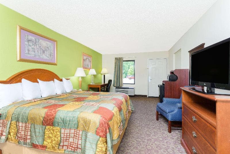 Days Inn by Wyndham Clemson 5
