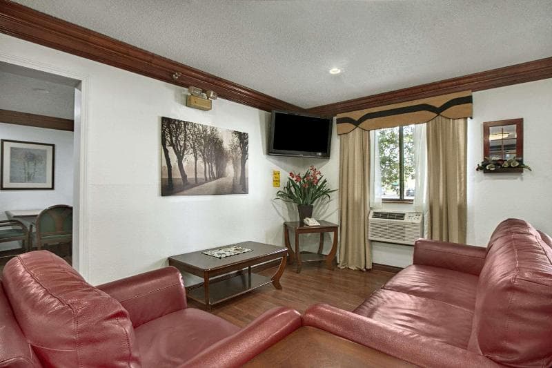 Super 8 By Wyndham Canton/Livonia Area 4