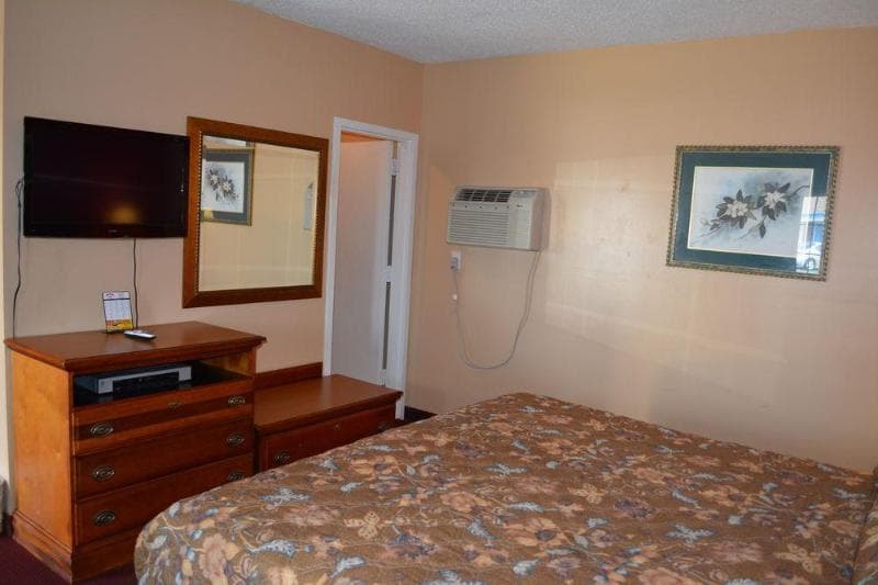 Adams Inn 5