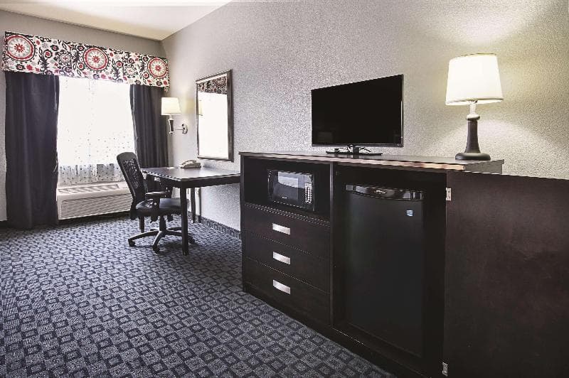 La Quinta Inn & Suites by Wyndham Dallas - Hutchins 4