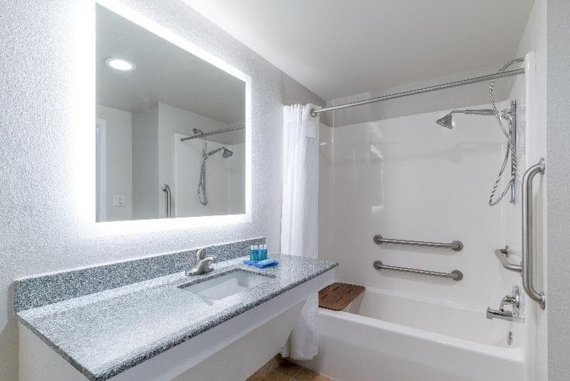 Holiday Inn Express Prince Frederick 5