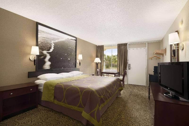 Super 8 By Wyndham Ormond Beach 4
