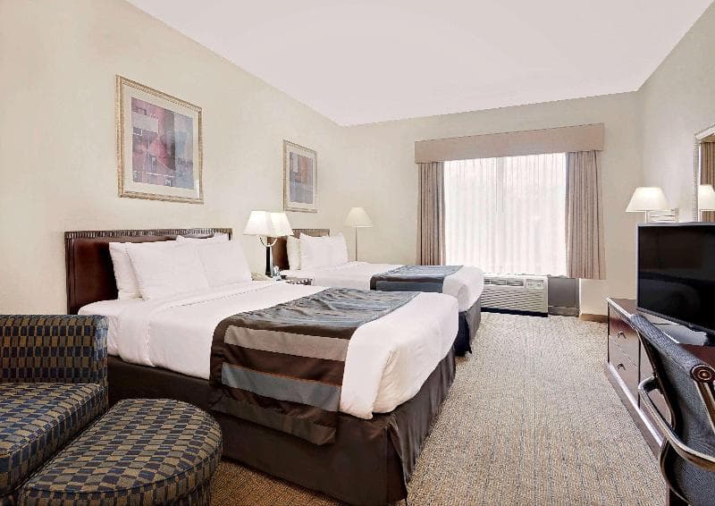 Wingate by Wyndham Destin 4