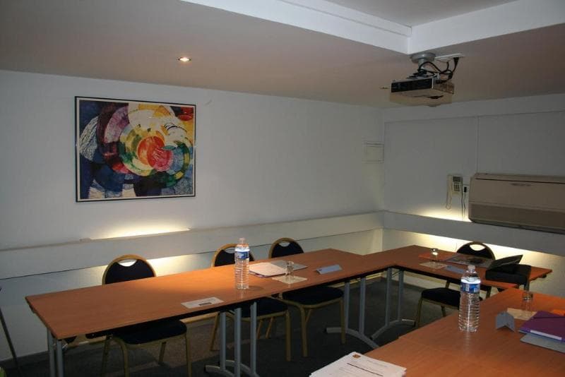 Hotel Kyriad Dijon - Gare 3