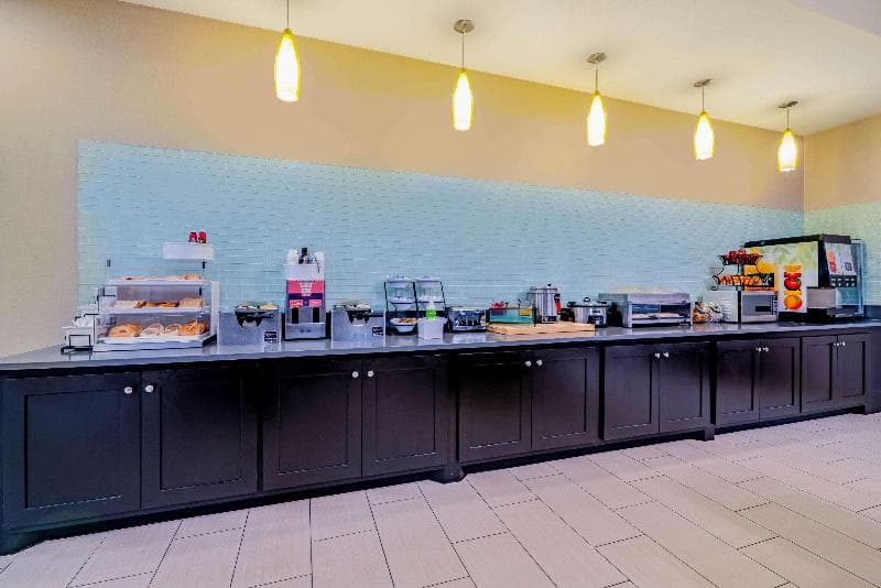 La Quinta Inn & Suites Dfw Airport West Bedford 3