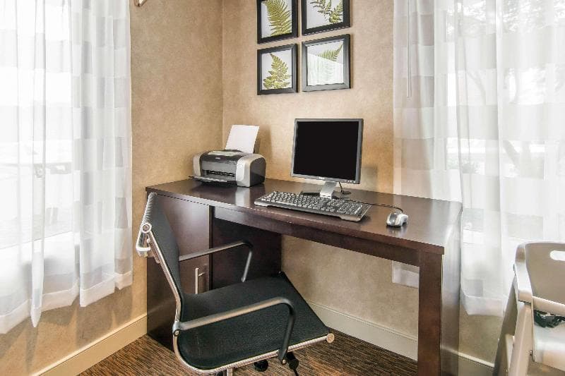 Spark by Hilton Fredericksburg Southpoint photo 1