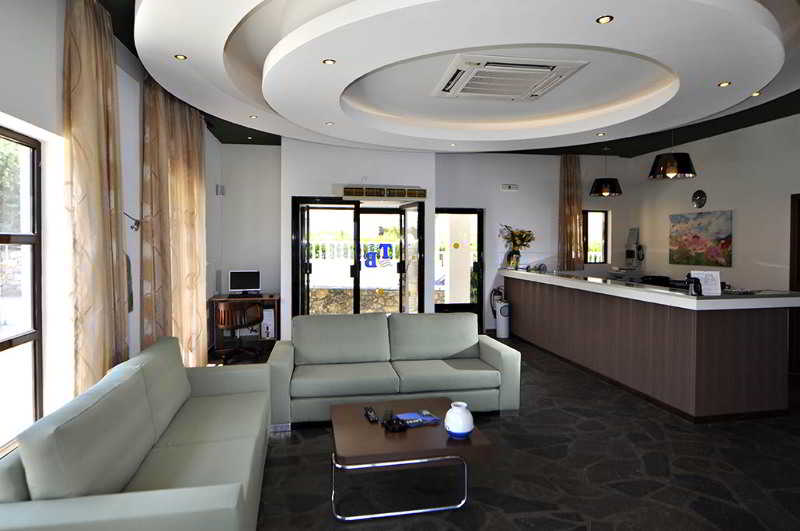 Tony's Beach Hotel 4