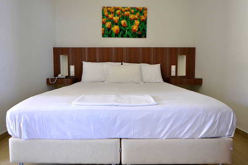 Tony's Beach Hotel 5
