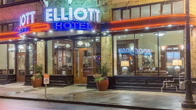 Elliott photo 1