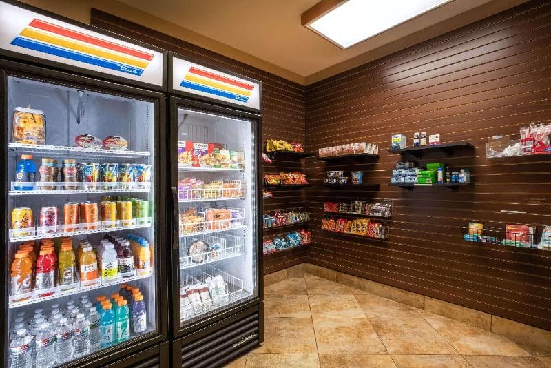 La Quinta Inn & Suites By Wyndham Eugene 5