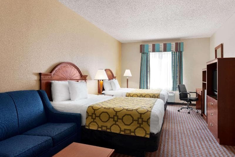 Baymont By Wyndham Elizabethtown photo 1