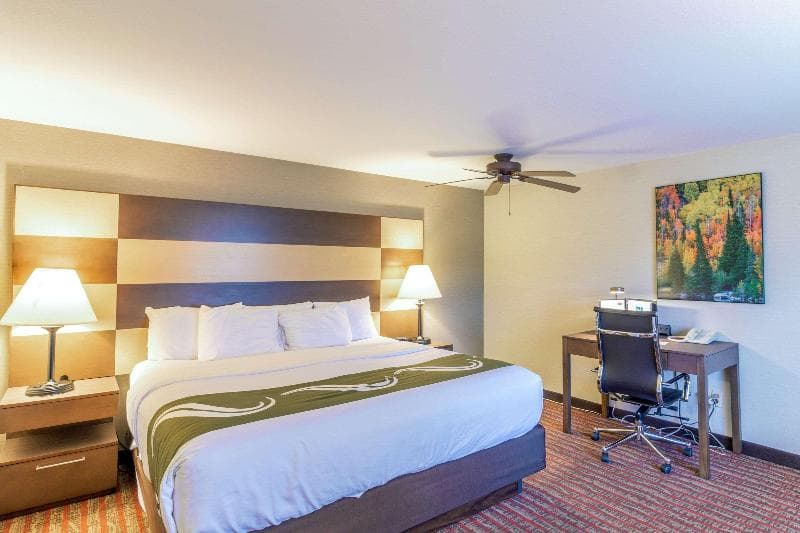 Quality Inn Near Rocky Mountain National Park 2