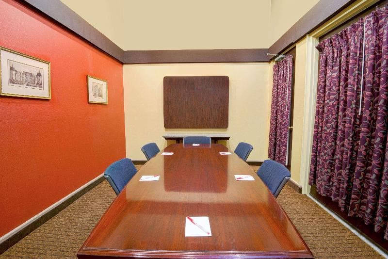 Ramada By Wyndham El Paso 2