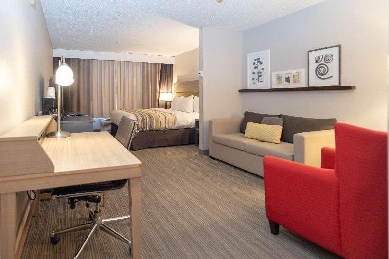 Marquette Inn And Suites 4