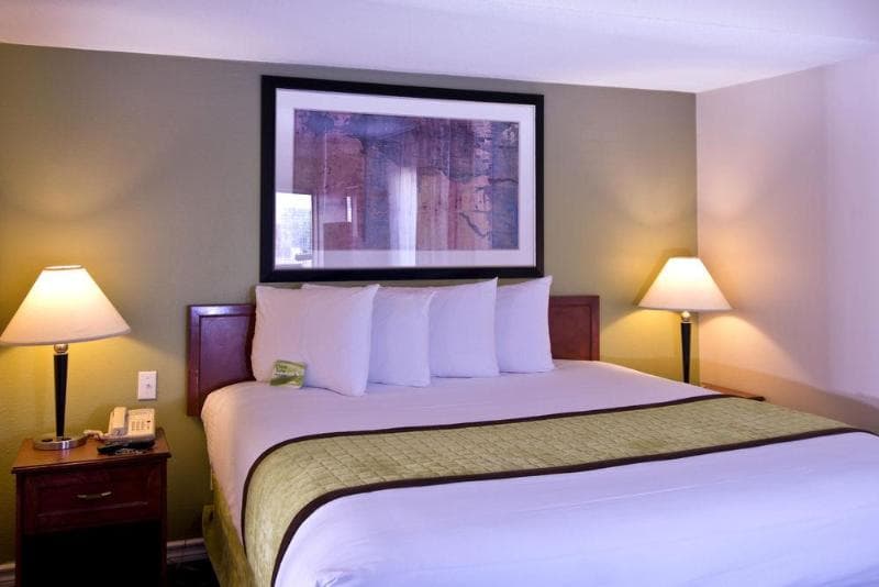 Chase Suite El Paso 3