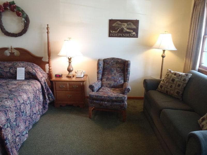 Glass House Inn 4