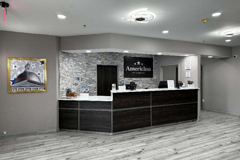 Super 8 By Wyndham Eagle River 4