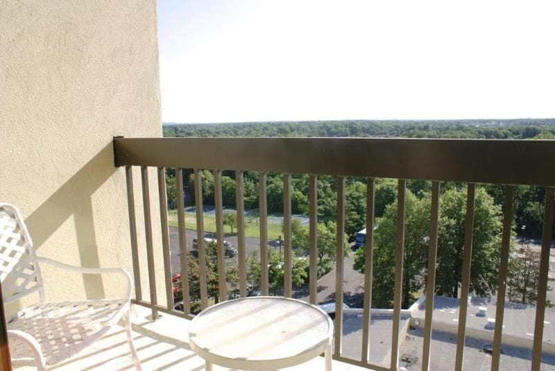Crowne Plaza Somerset-Bridgewater main
