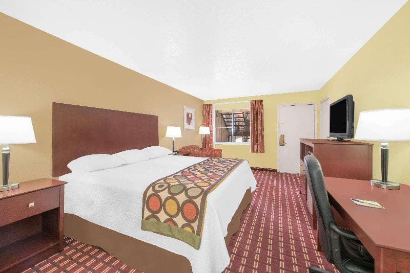 Super 8 By Wyndham Kerrville 2