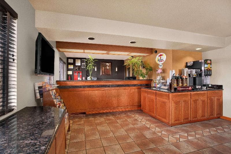Super 8 By Wyndham Springfield/Eugene 3