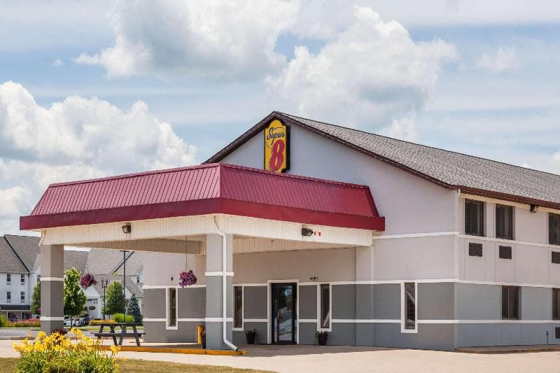 Super 8 by Wyndham Shipshewana 2