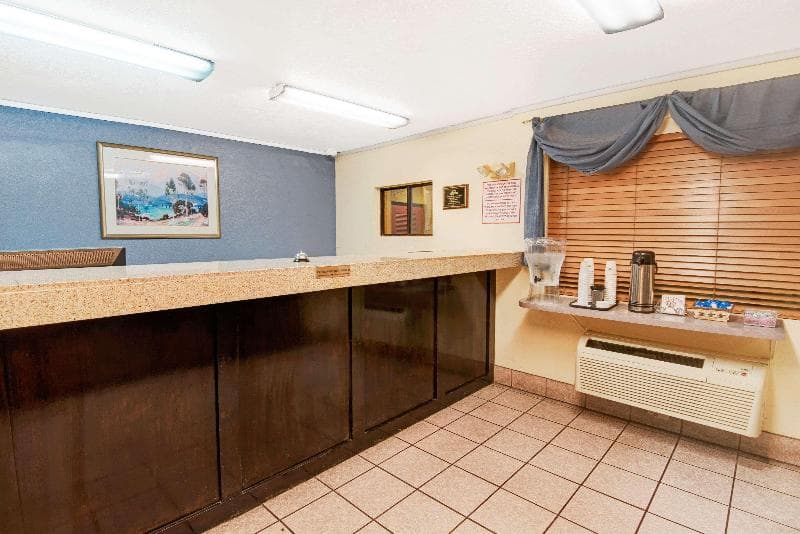 Days Inn By Wyndham El Paso Airport East 4