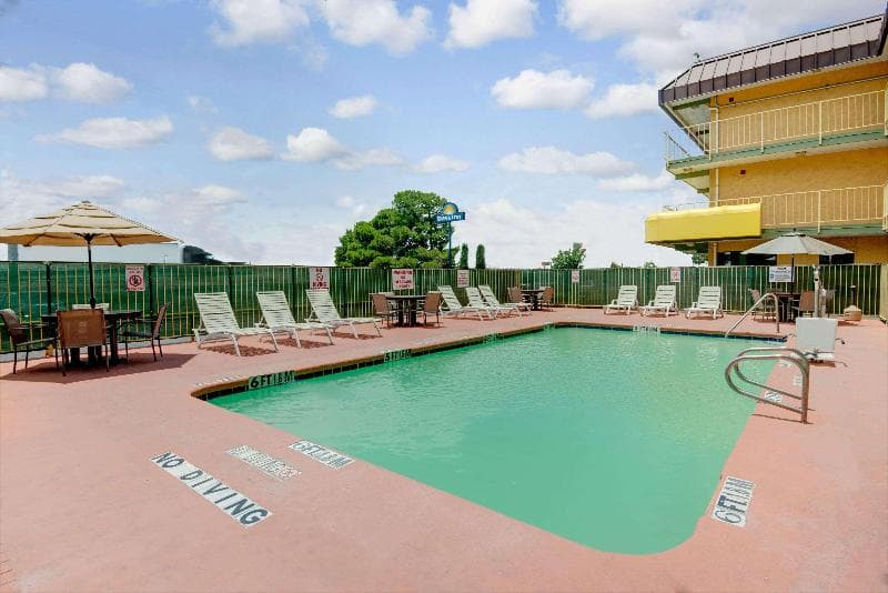Days Inn By Wyndham El Paso Airport East 5