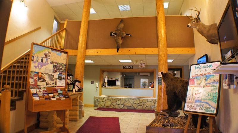 Pictured Rocks Inn & Suites 5