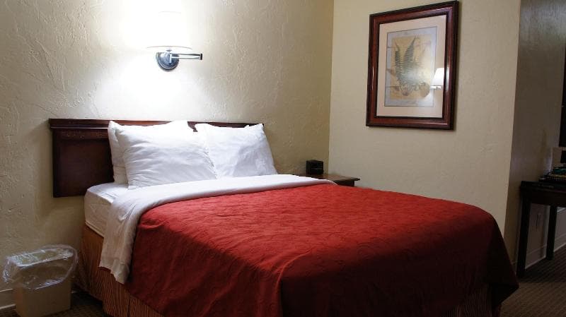 Pictured Rocks Inn & Suites 4