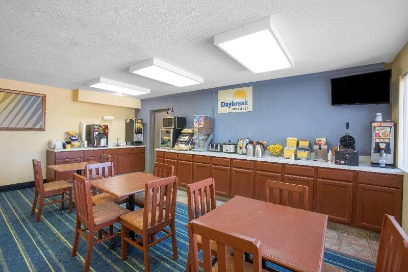 Days Inn By Wyndham Grand Island 3