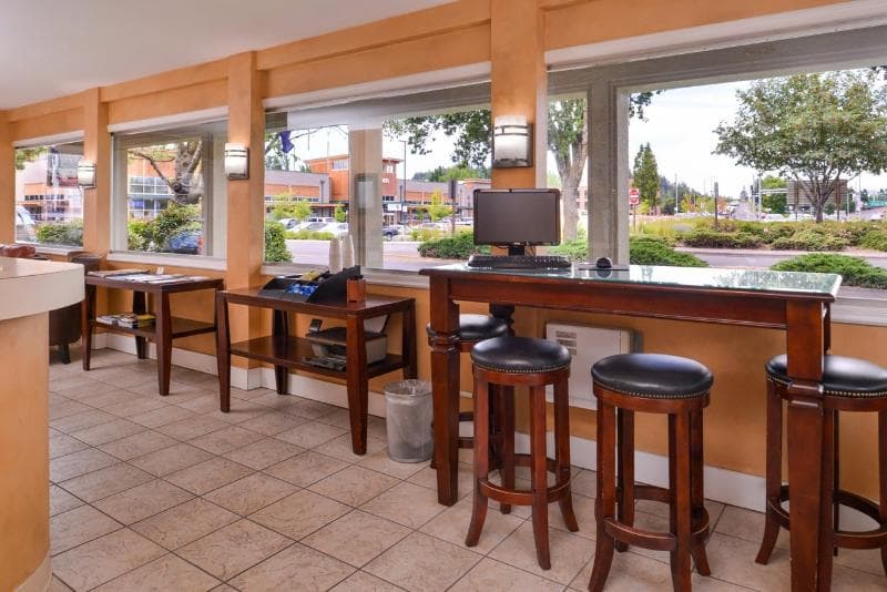 Campus Inn & Suites 3