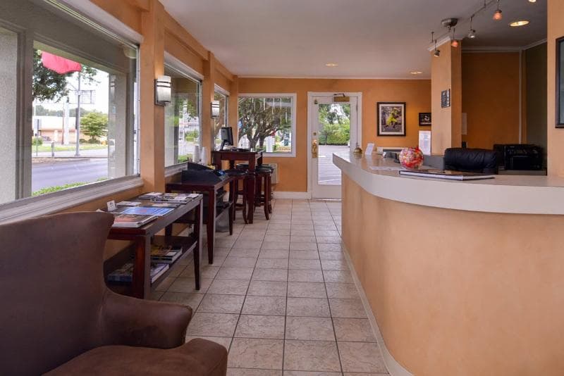 Campus Inn & Suites 4