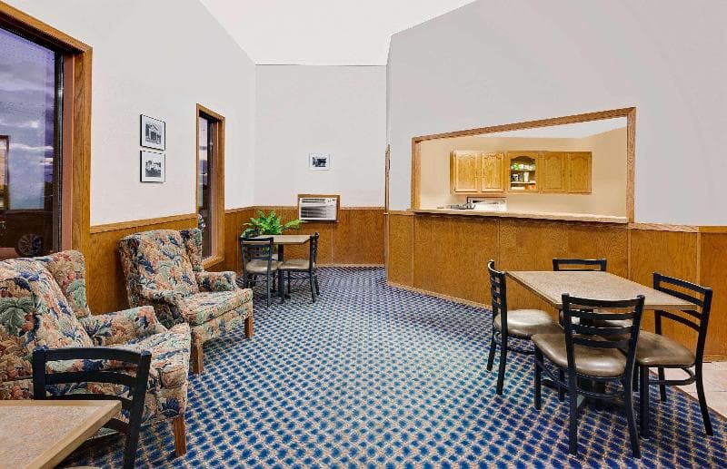 Super 8 By Wyndham Keokuk 4