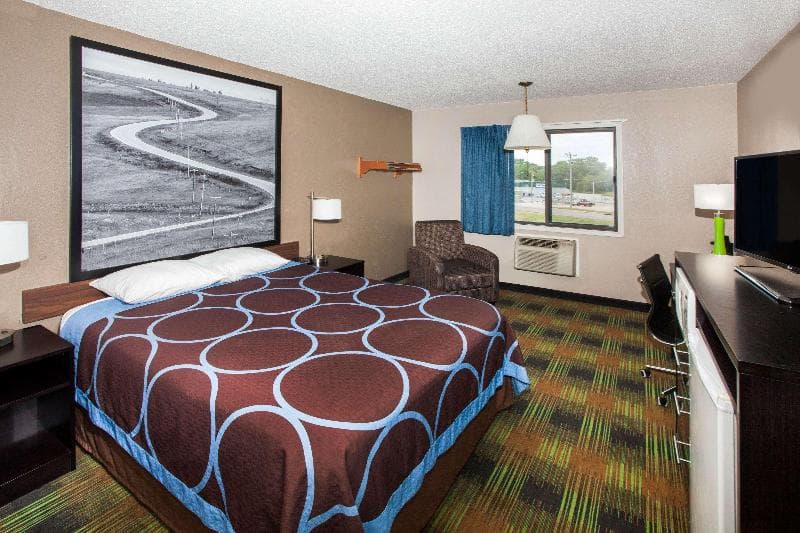 Super 8 By Wyndham Keokuk photo 1