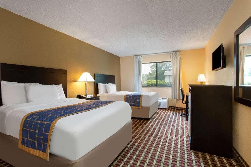 Days Inn by Wyndham Hillsborough 3