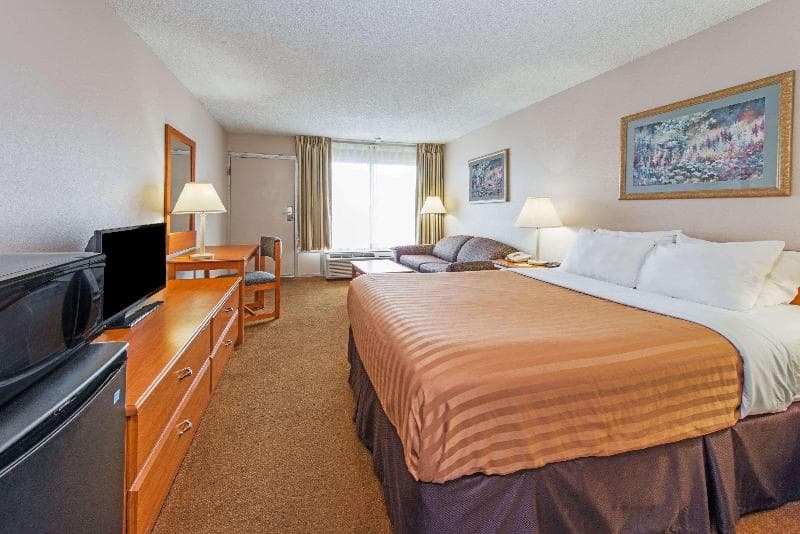 Days Inn By Wyndham Elizabethtown photo 1