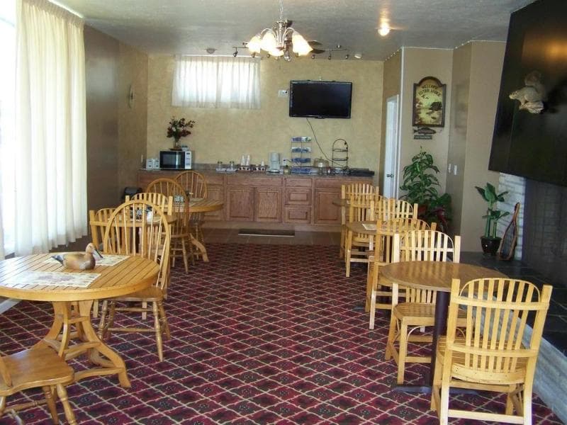 Red Carpet Inn photo 1