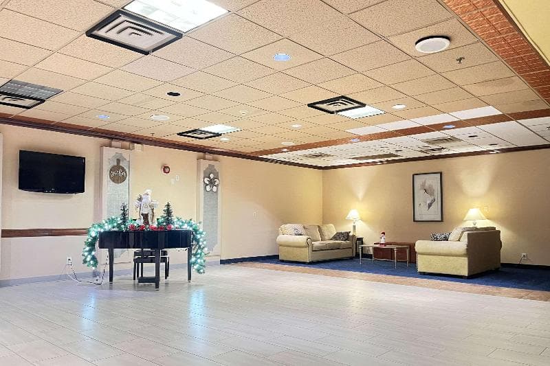 Ramada By Wyndham Kearney 5