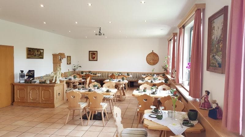 Landhotel Burgenblick main