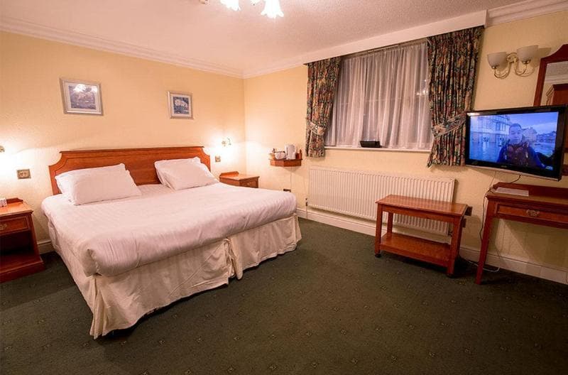 Harefield Manor 5