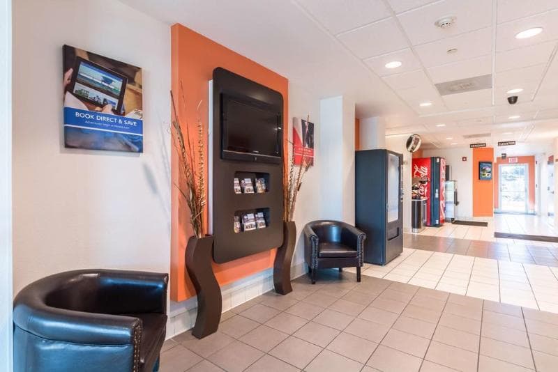 Motel 6 Eagle Pass Lakeside photo 1