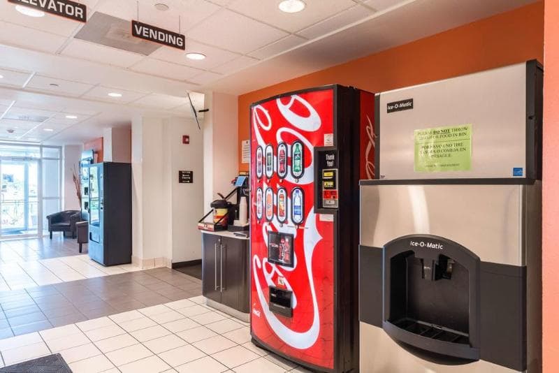 Motel 6 Eagle Pass Lakeside 4