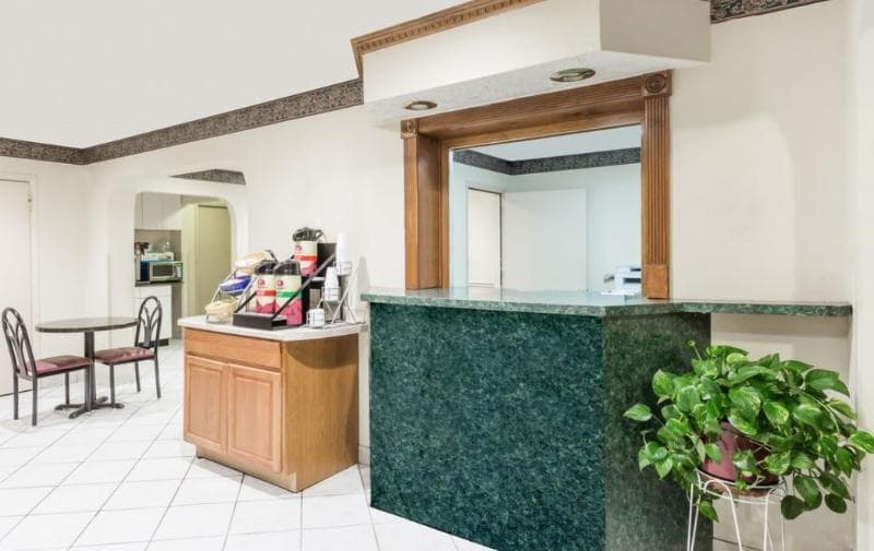 Red Roof Inn Edgewood 3