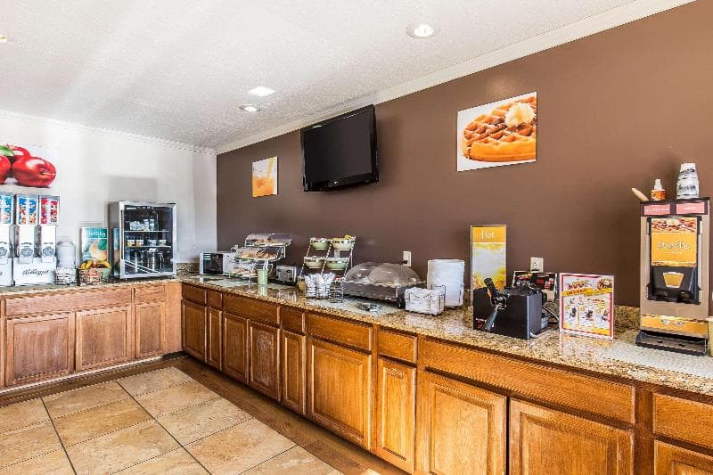 Quality Inn 3